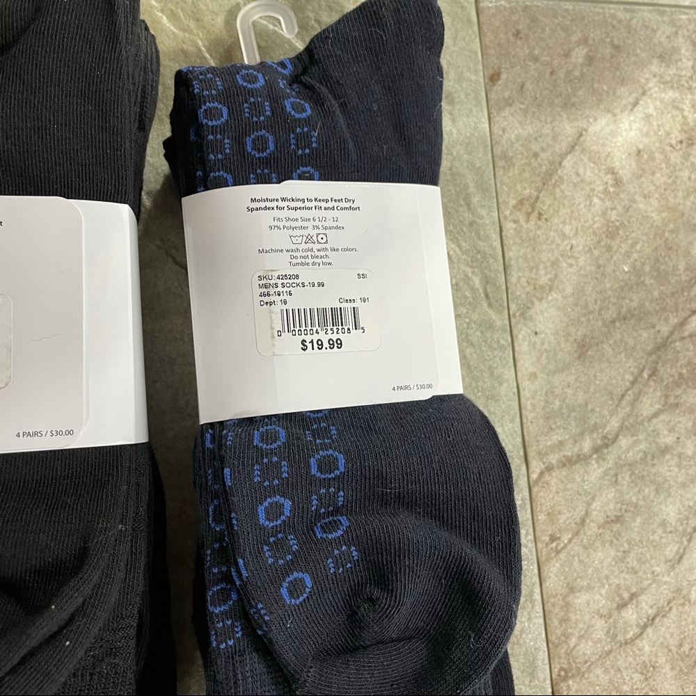🌻4 packs of men’s NWT Adolfo socks (16 total) - Picture 2 of 10